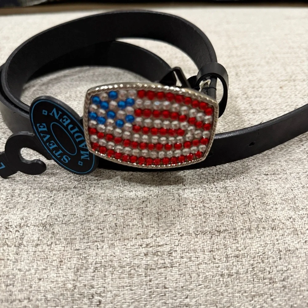 Womens belt rhinestone flag buckle w/ black strap size L ,NWT by Steve Madden